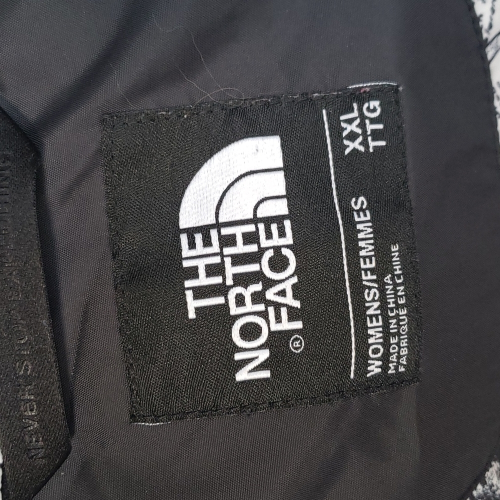 Black North Face jacket (womens) size XXL Newsprint lining